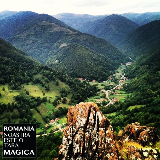 Aţi auzit de #RomaniaMagică pe Instagram?