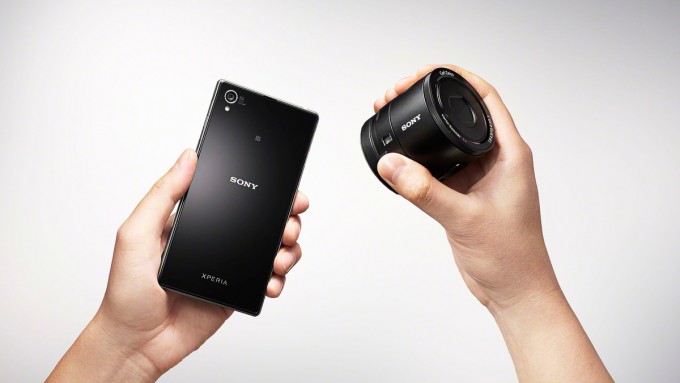 Gadget: Sony a lansat obiectivele QX10 şi QX100.